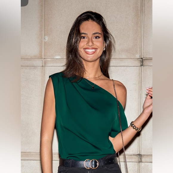NWT Cupshe green asymmetrical off the shoulder blouse XL - Picture 1 of 6